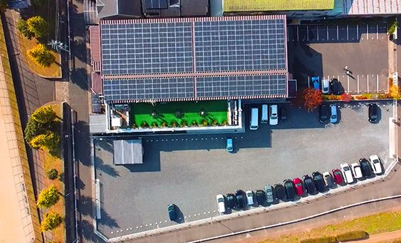 太陽光発電でEVを充電する