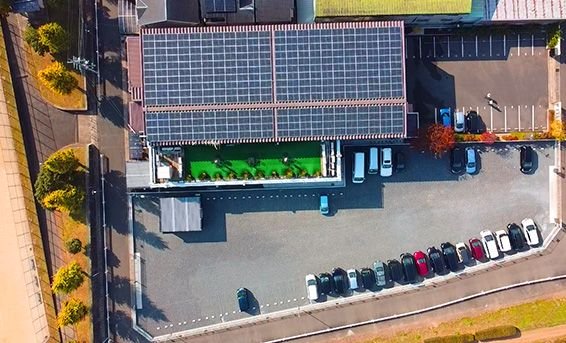 太陽光発電でEVを充電する